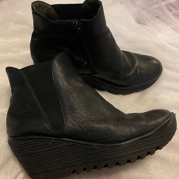 Fly London Black Leather Wedge 